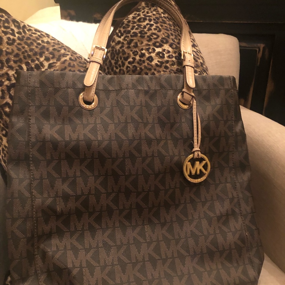 Michael Kors purse
